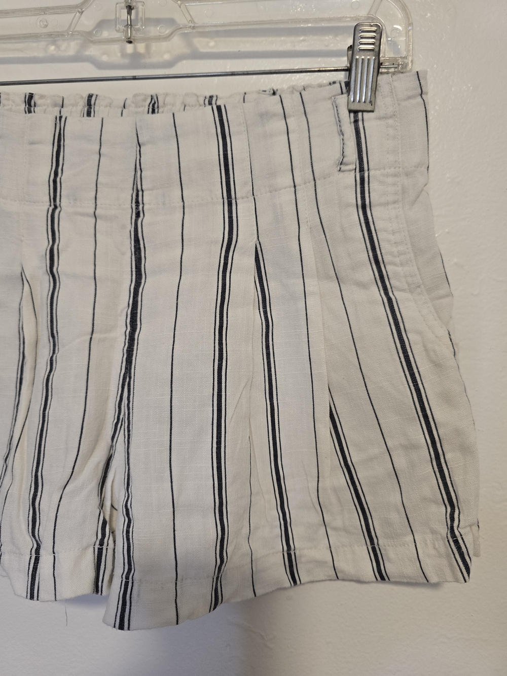 Indigo Rising - Striped Linen Shorts - Picture 4 of 11